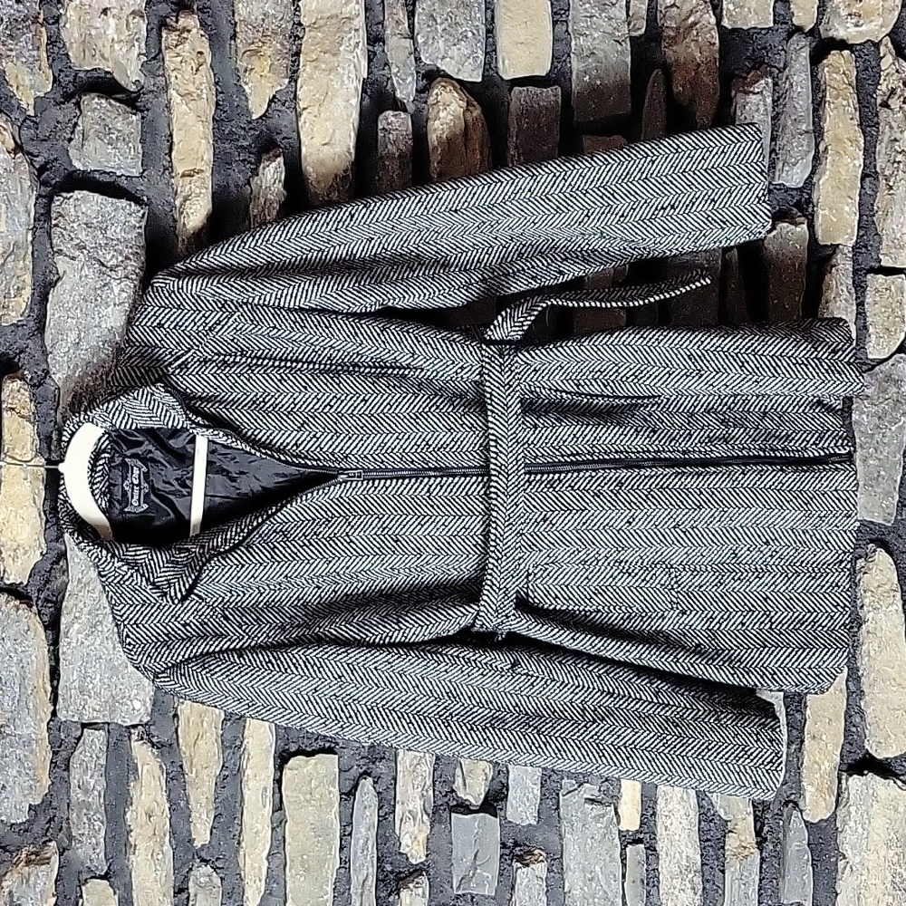 Women's Outer Edge short trench jacket with belt size large